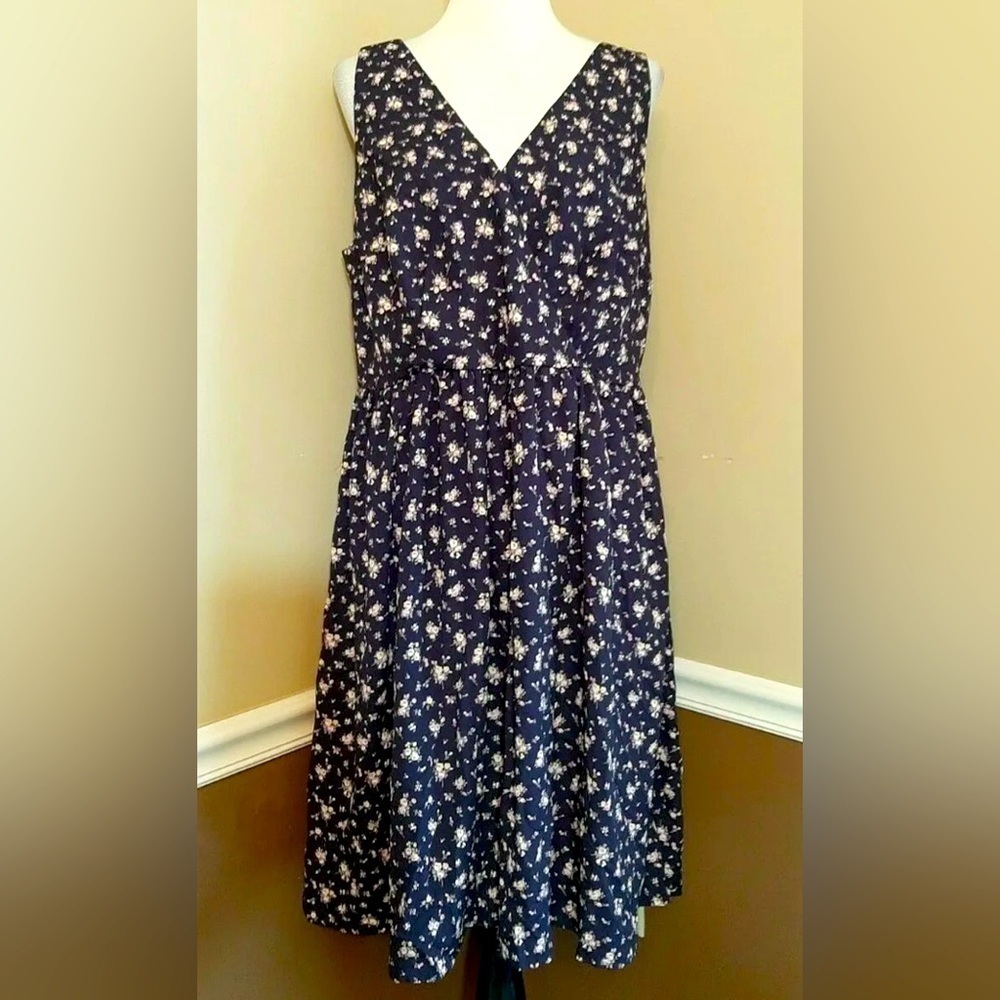 Navy Blue Floral Rose Print V-Neck Sleeveless ModCloth Dress by Yellow Star NEW